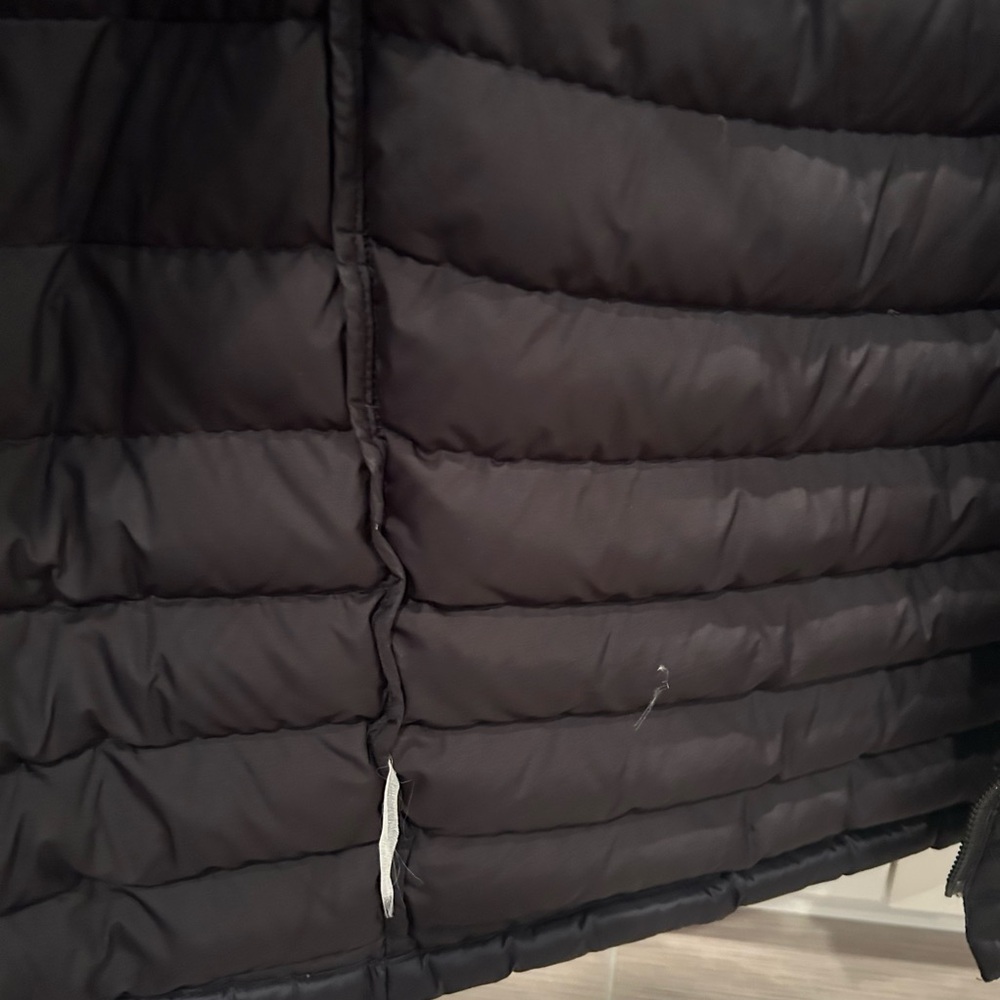 The North Face Women's Quilted Black Puffer Jacket - Picture 12 of 16